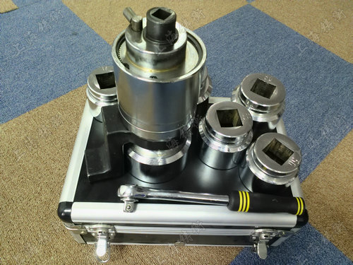 ���ر�����