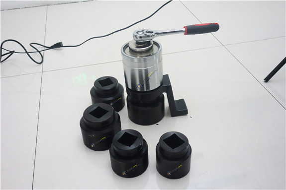 ���b���m�ܵ���˨5000n.mŤ�ؼ������� �bж�ݼy����Ť�ذ��ֱ�����