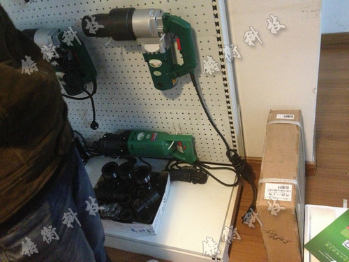 電動(dòng)定扭力扳手圖片